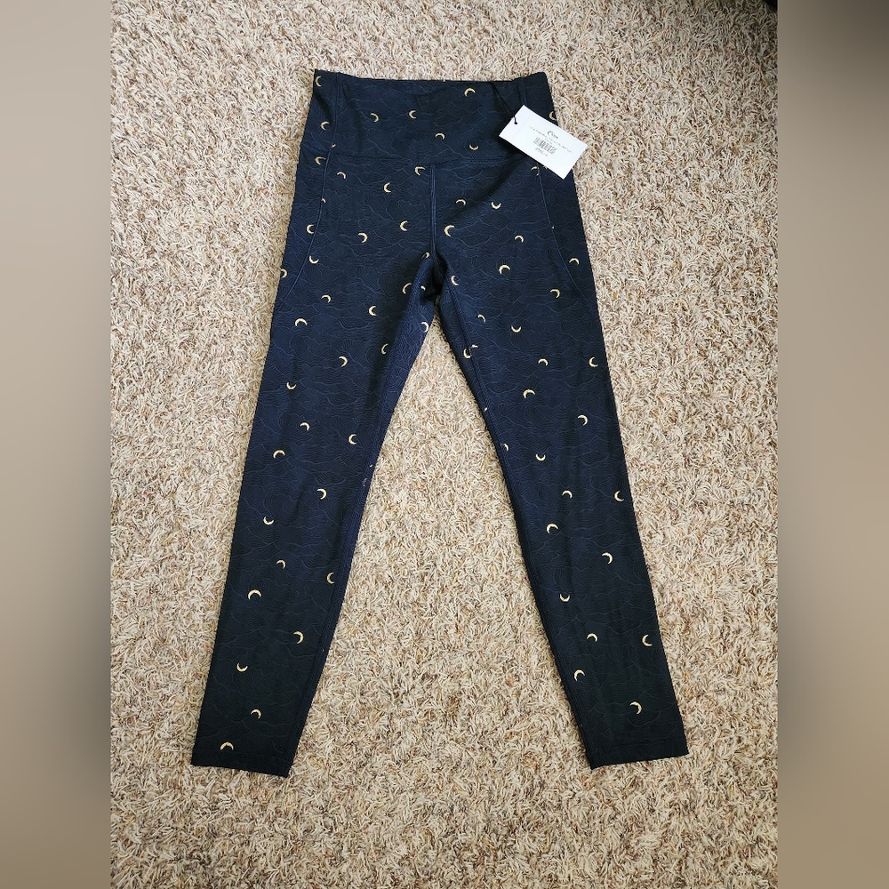 Zyia Pocket Luxe 24" legging, size 4 (fits like a 6)